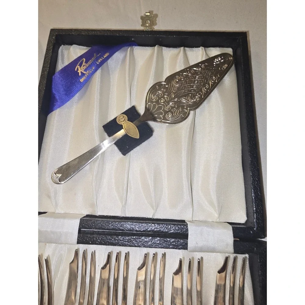 Vintage‎ Raimond Sheffield England Silverplate Cake Server and 6 Pastry Fork Set